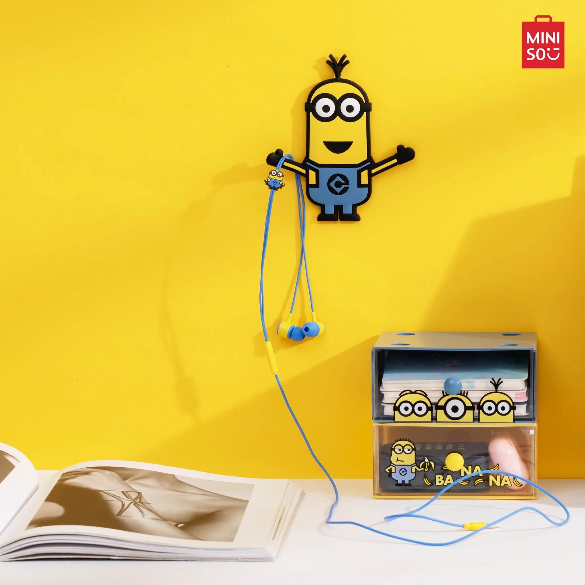 MINISO Minions Collection PVC Soft Rubber Hook 1pc(Random Color)