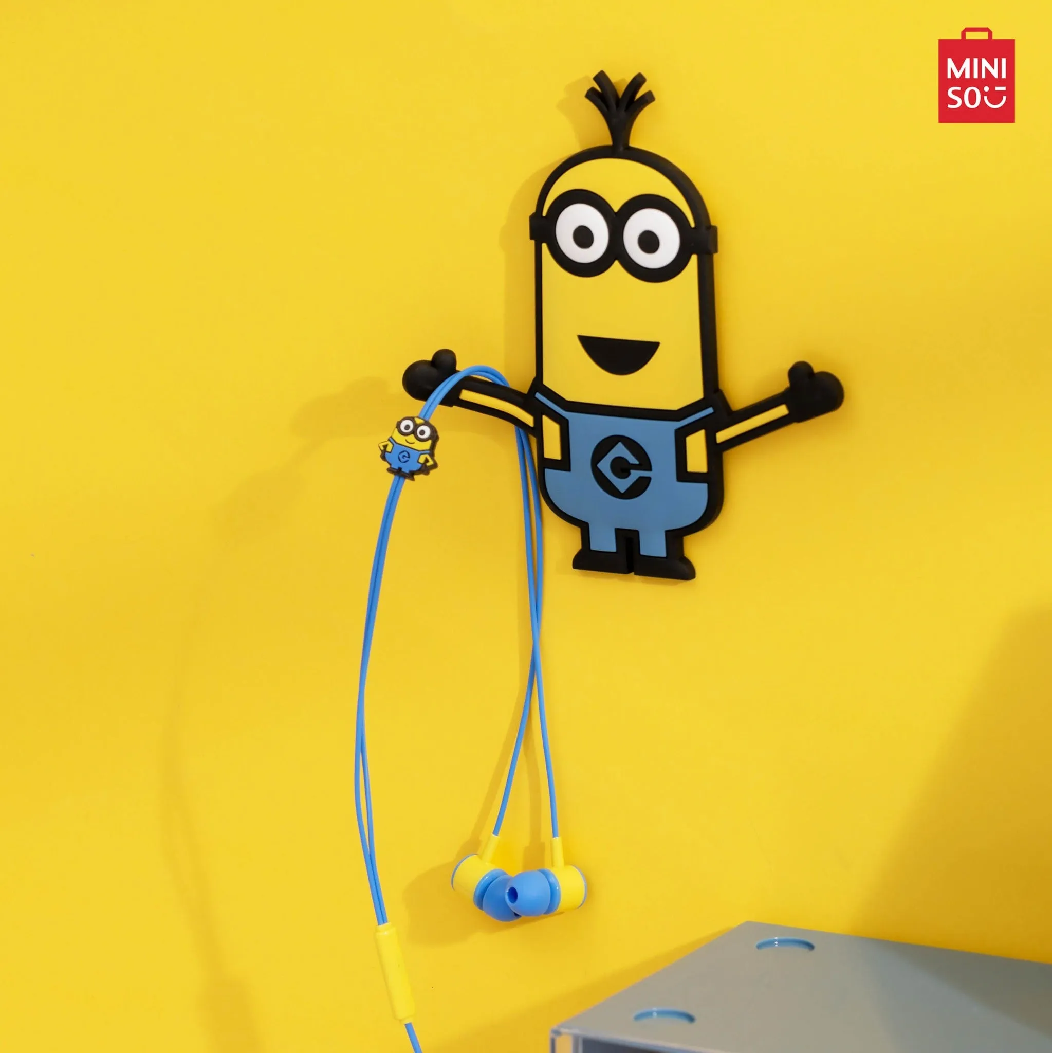 MINISO Minions Collection PVC Soft Rubber Hook 1pc(Random Color)