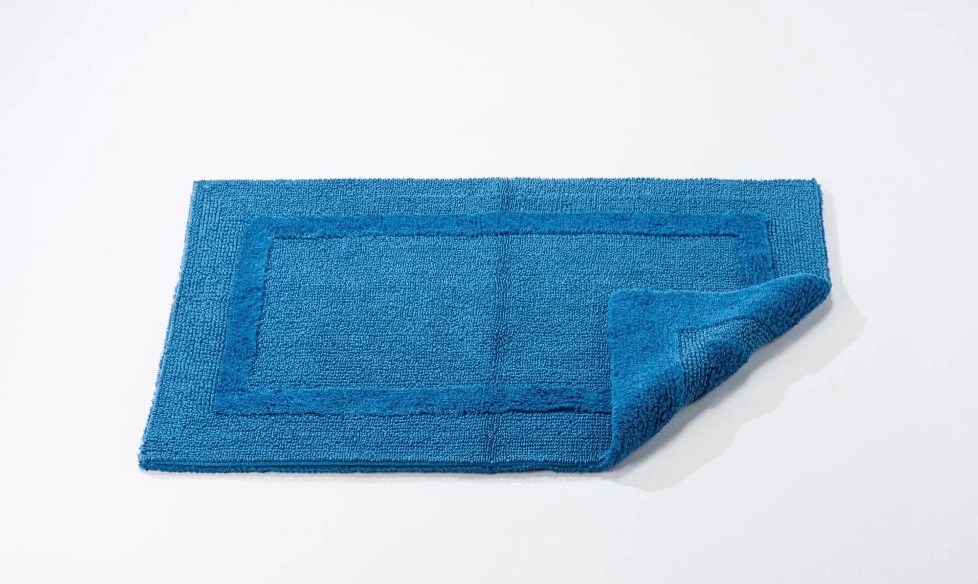 Reversible Contoured Bath Rug (23 x 23" | 60 x 60 cm)